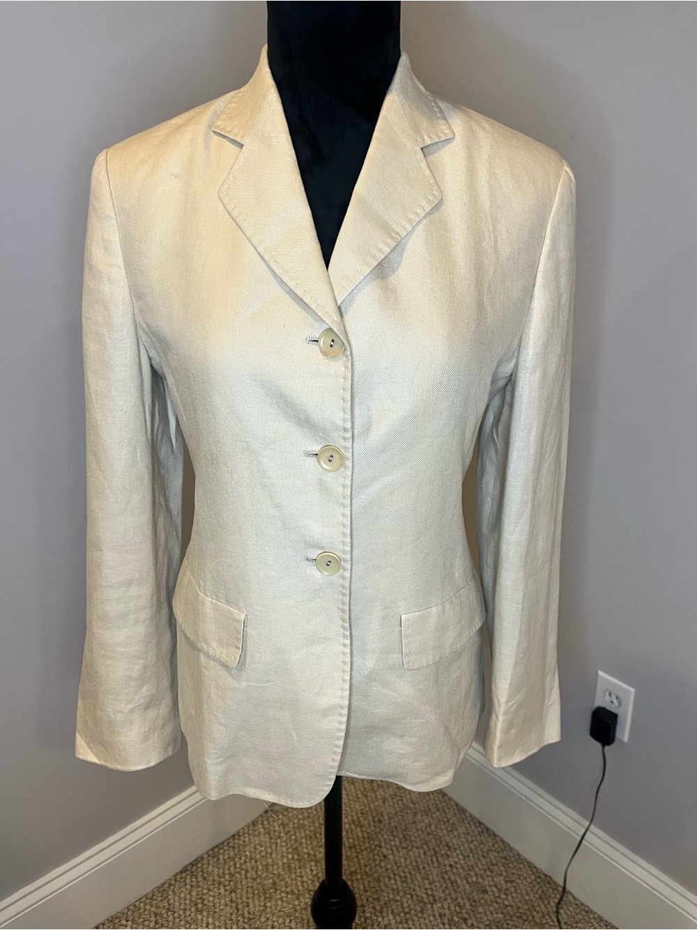 Max Mara Classic Cream Linen Blazer- size 4